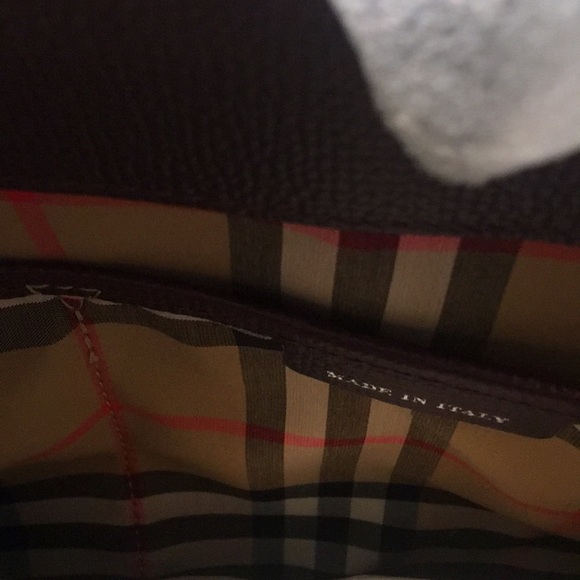 Sold on ♏️ NWT Burberry Mahogany Banner - Picture 4 of 8